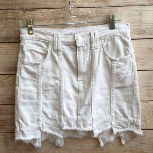 HUDSON WEEKENDER STEP HEM MINI SKIRT IN WHITE‎ - Picture 3 of 7
